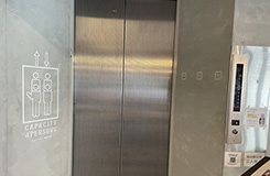 エレベーターで直接7階にお越しください。